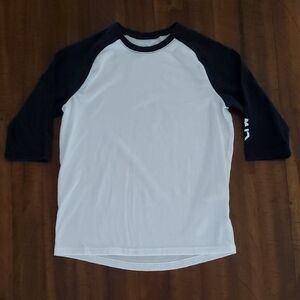 Under Armour Girls Softball 3/4 Sleeve Shirt - Size YM